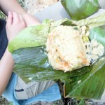 Déjeuner à base de riz transporté dans une feuille de banane
