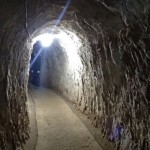 Tunnels creusés à la pioche puis à la dynamite