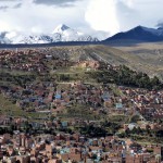 En arrière plan, montagne du Huayna Potosi en forme de cône dont nous tenterons l'ascension quelques jours plus tard